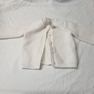 Carter's 0-3 months white knitted cardigan / sweater